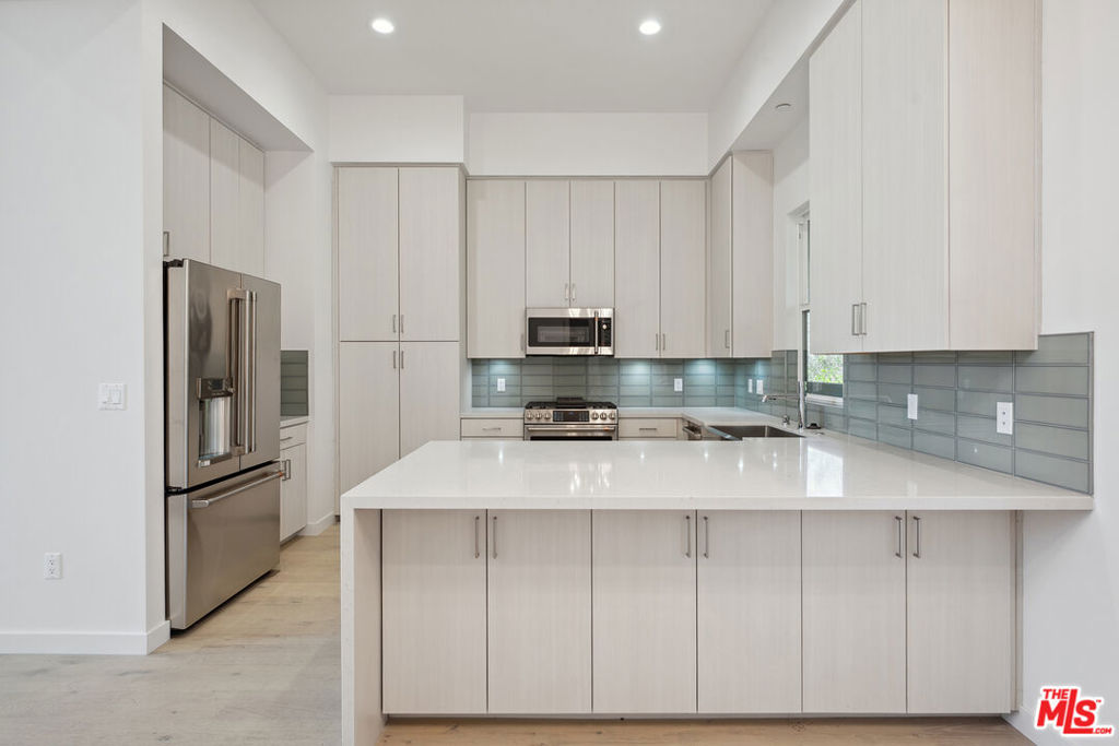 1746 Garfield Place 302