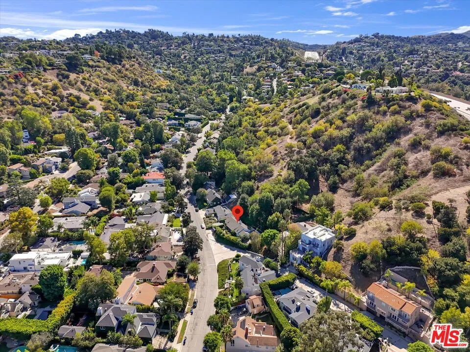 Sherman Oaks, California 91403, United States, 4 Bedrooms Bedrooms, ,2 BathroomsBathrooms,Residential,Active,230016