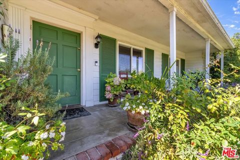 4157 Woodcliff Road Sherman Oaks CA 91403