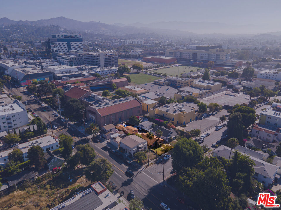 5851 La Mirada Avenue