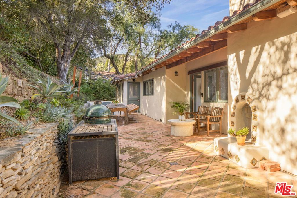 20155 Observation Drive