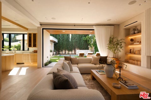 Photo of 4747 Firmament Avenue, Encino, CA 91436 (MLS # 26103637)