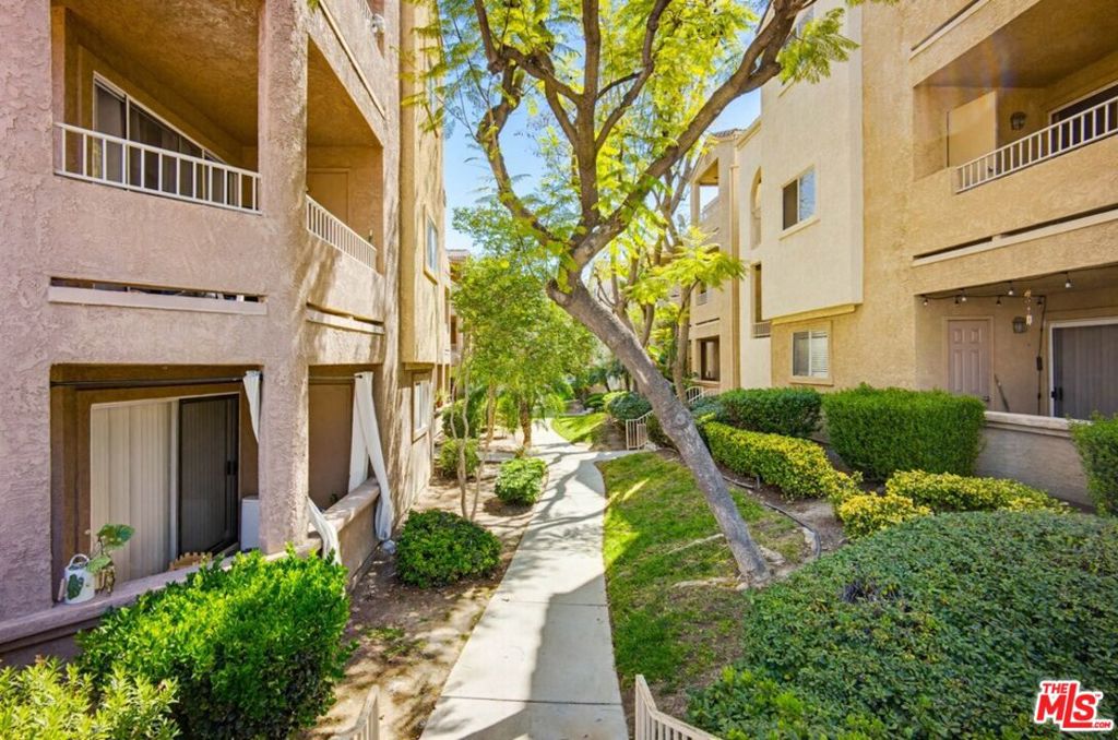2505 San Gabriel Way 203