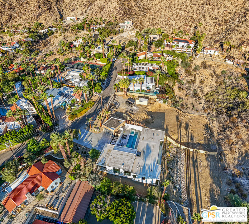 322 W Crestview Drive