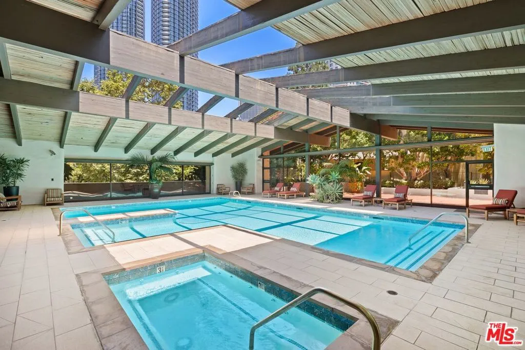 Los Angeles, California 90067, United States, 4 Bedrooms Bedrooms, ,5 BathroomsBathrooms,Residential,Pending,235352