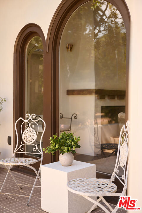 1764 E Orange Grove Boulevard