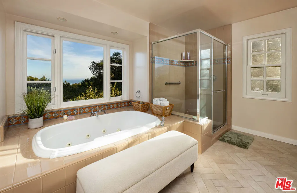 Santa Barbara, California 93108, United States, 3 Bedrooms Bedrooms, ,4 BathroomsBathrooms,Residential,Active,255157