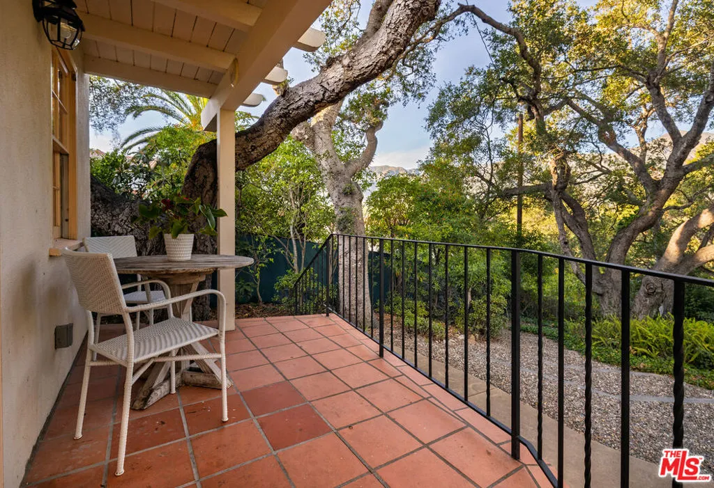 Santa Barbara, California 93108, United States, 3 Bedrooms Bedrooms, ,4 BathroomsBathrooms,Residential,Active,255157