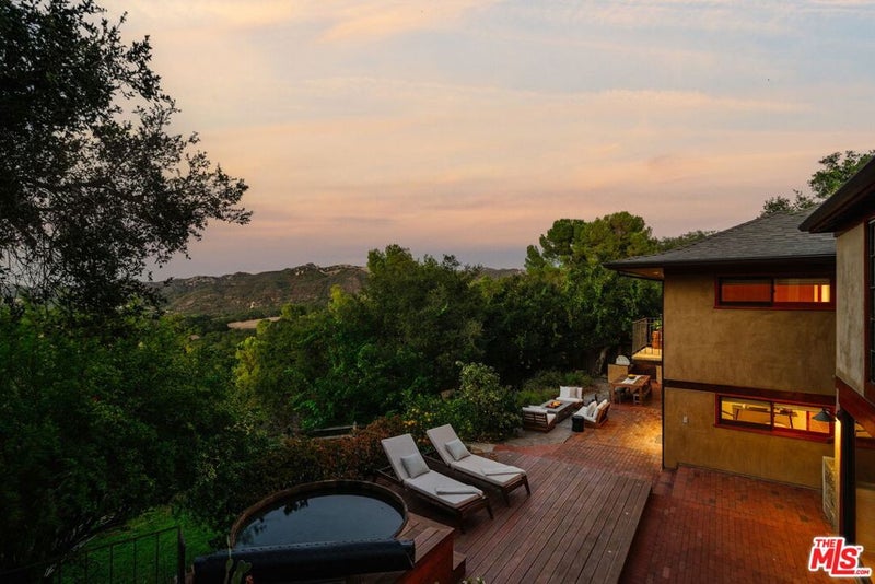 21071 Waveview Drive