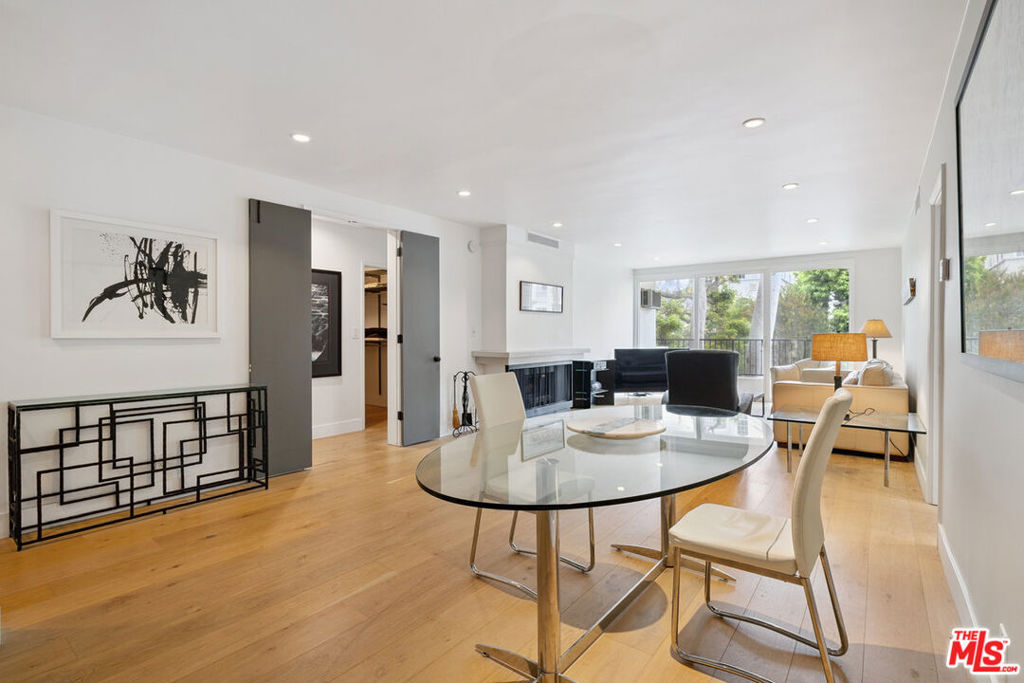 11687 Montana Avenue 101