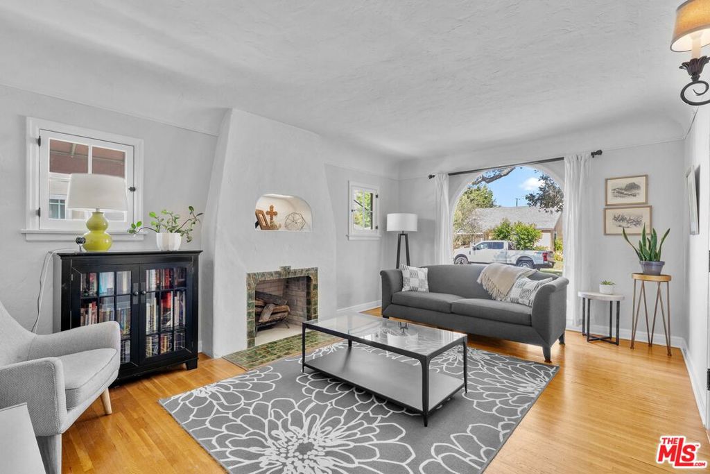 1119 Bella Vista Avenue