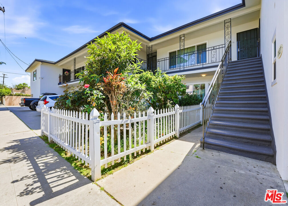 1027 N Parton Street