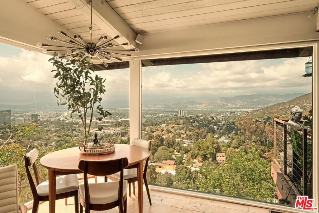 7185 Pacific View Drive
