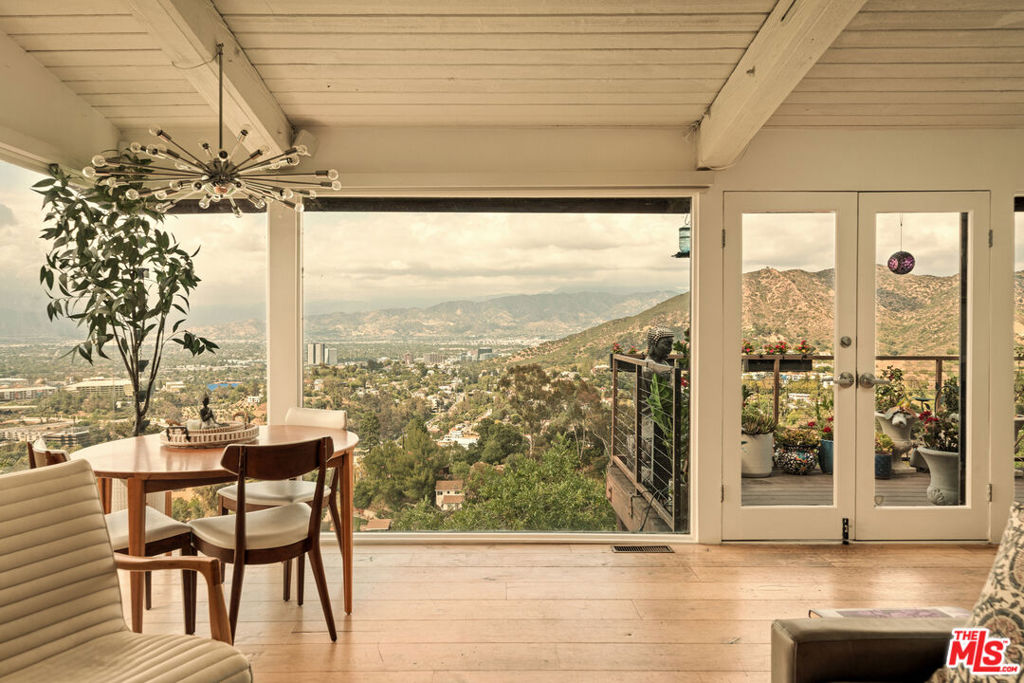 7185 Pacific View Drive