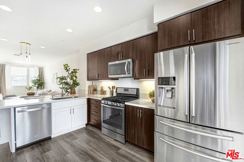 3945 Eagle Rock Boulevard 50