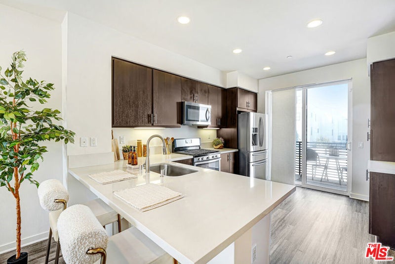 3945 Eagle Rock Boulevard 50