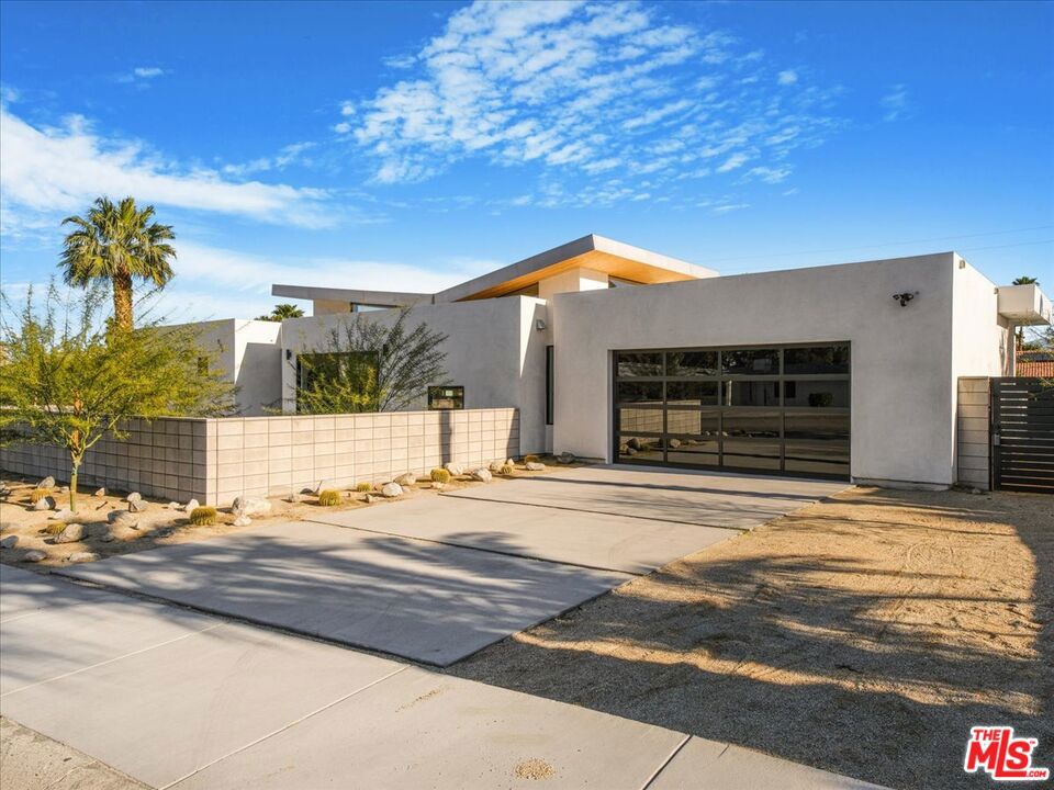 527 W Santa Catalina Road