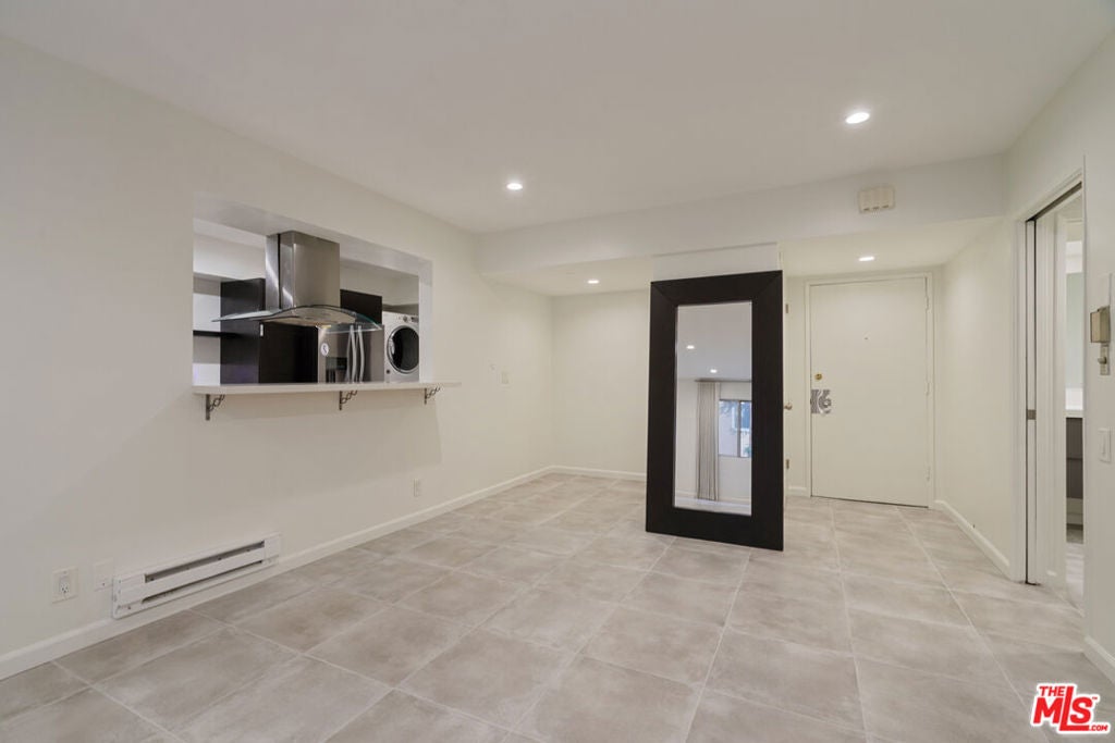 1025 N Kings Road 119