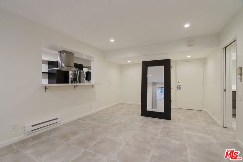 1025 N Kings Road 119