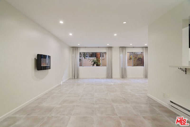 1025 N Kings Road 119