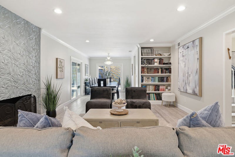 5220 Mary Ellen Avenue