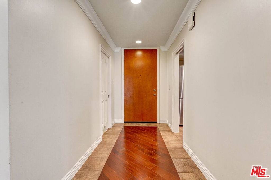 1880 Veteran Avenue 107