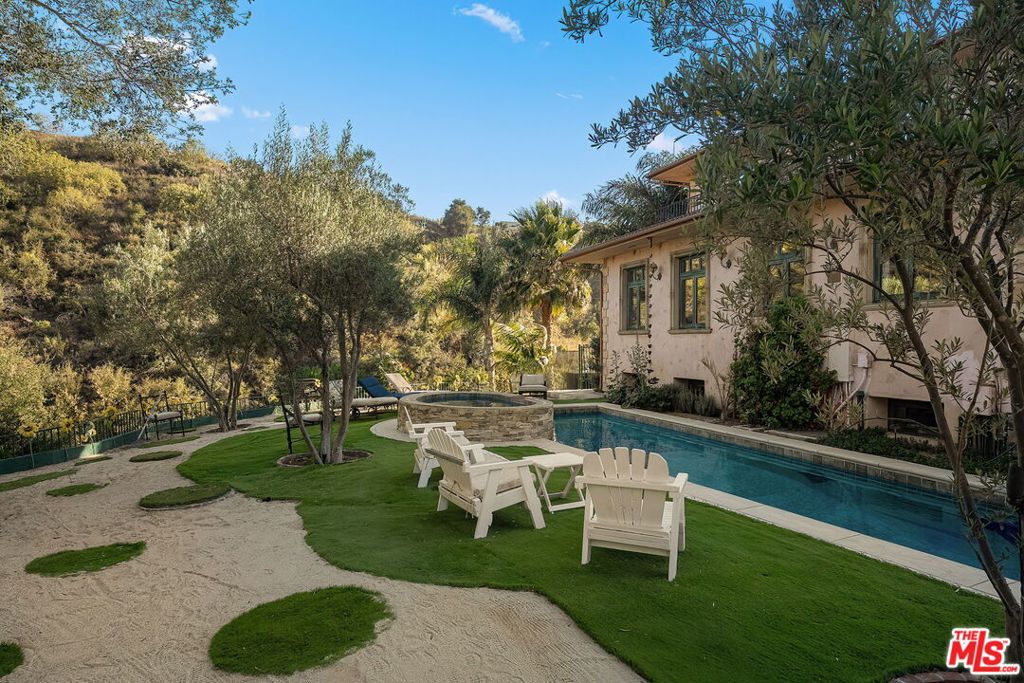 28305 Via Acero Street