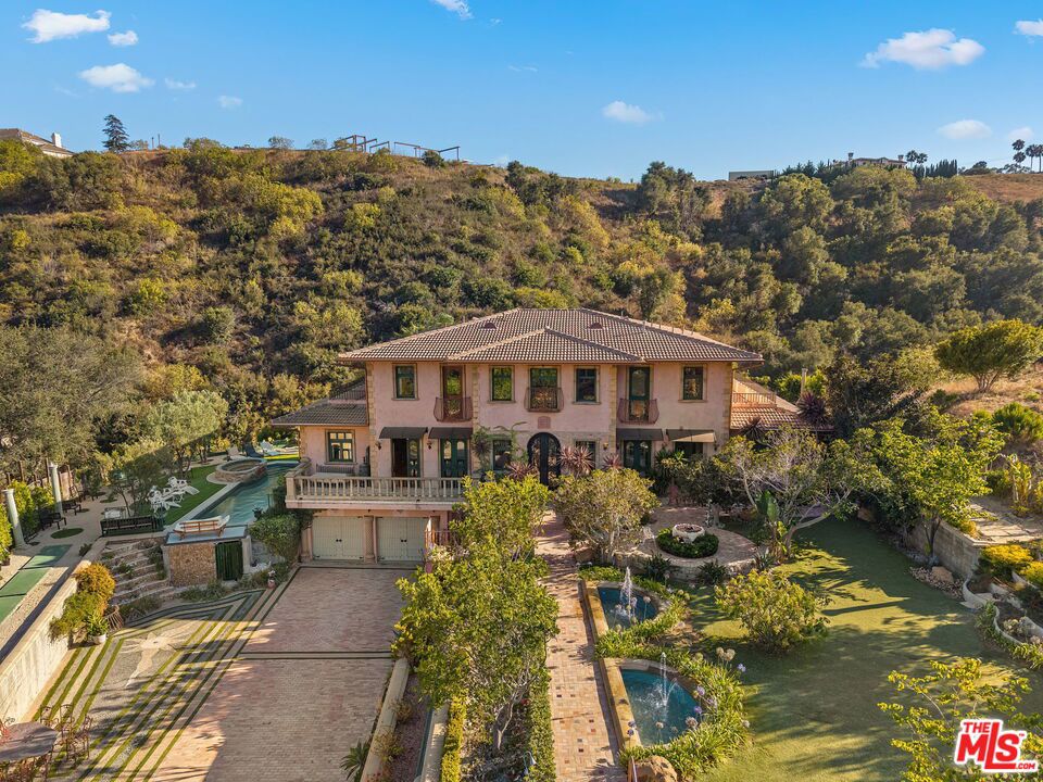 28305 Via Acero Street