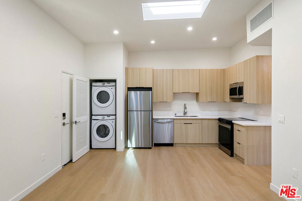 954 N San Vicente Boulevard 10