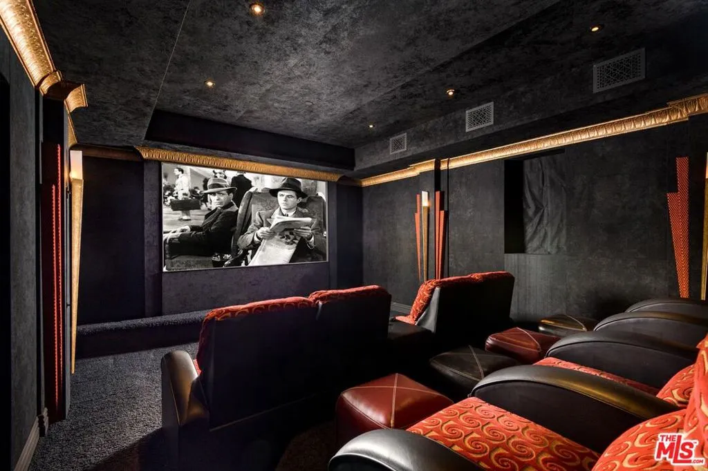 Carpinteria, California 93013, United States, 5 Bedrooms Bedrooms, ,8 BathroomsBathrooms,Residential,Active,254337