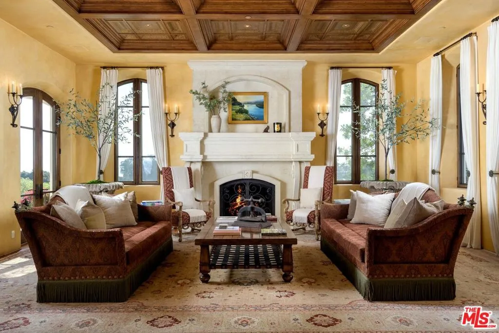 Carpinteria, California 93013, United States, 5 Bedrooms Bedrooms, ,8 BathroomsBathrooms,Residential,Active,254337