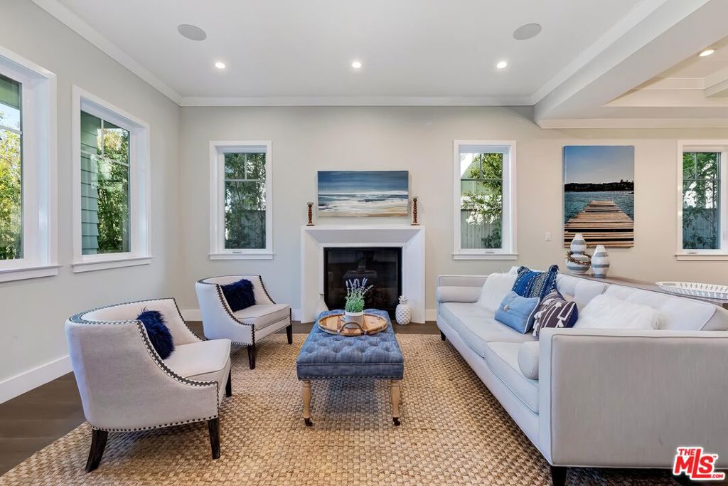 Properties 3 4306 Forman Avenue