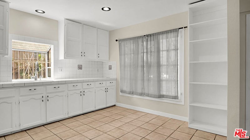 1428 W 54th Street