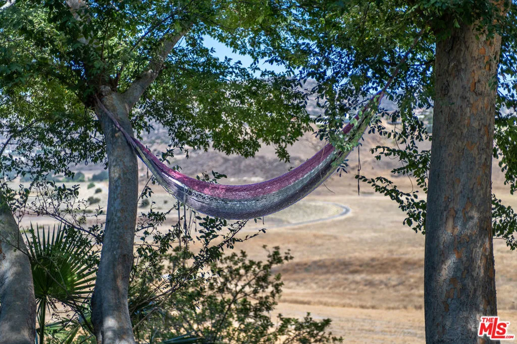 West Hills, California 91304, United States, 3 Bedrooms Bedrooms, ,2 BathroomsBathrooms,Residential,Pending,188785