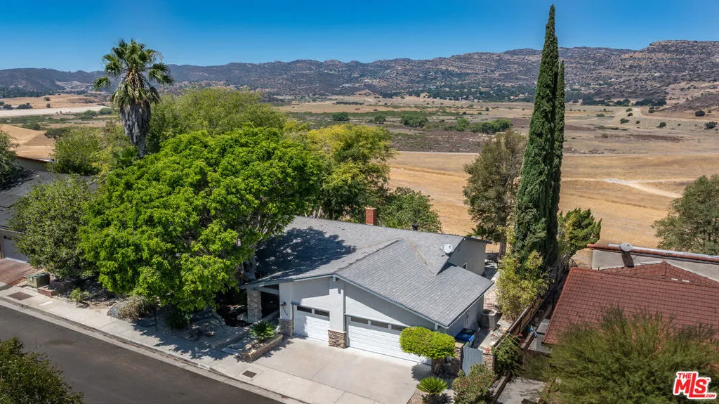 West Hills, California 91304, United States, 3 Bedrooms Bedrooms, ,2 BathroomsBathrooms,Residential,Pending,188785