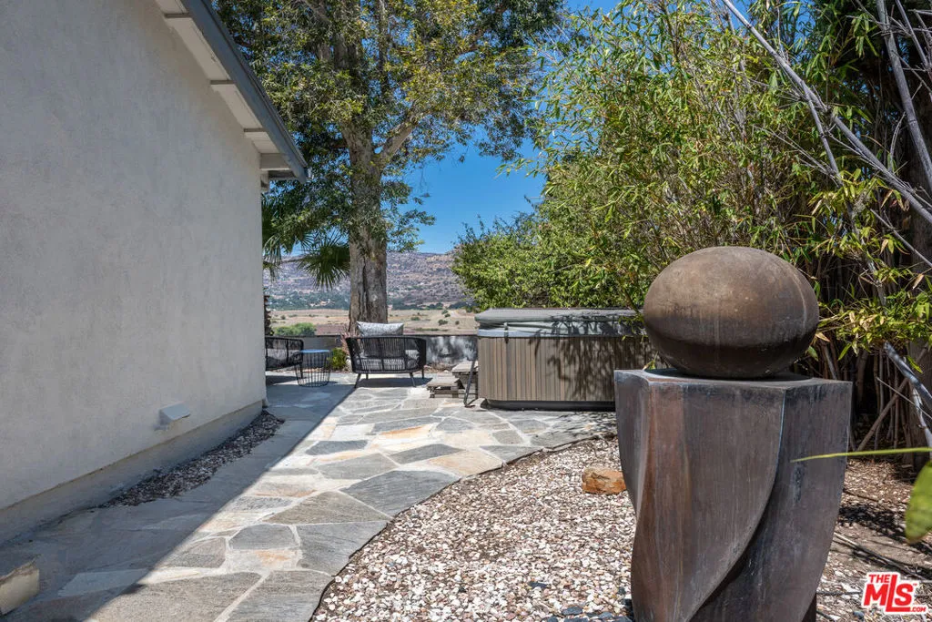 West Hills, California 91304, United States, 3 Bedrooms Bedrooms, ,2 BathroomsBathrooms,Residential,Pending,188785