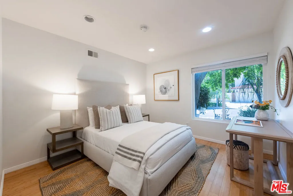 West Hills, California 91304, United States, 3 Bedrooms Bedrooms, ,2 BathroomsBathrooms,Residential,Pending,188785