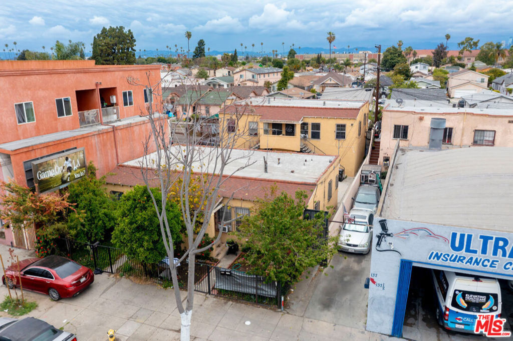 139 W Florence Avenue