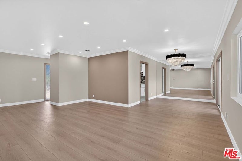 1126 N Central Avenue 101