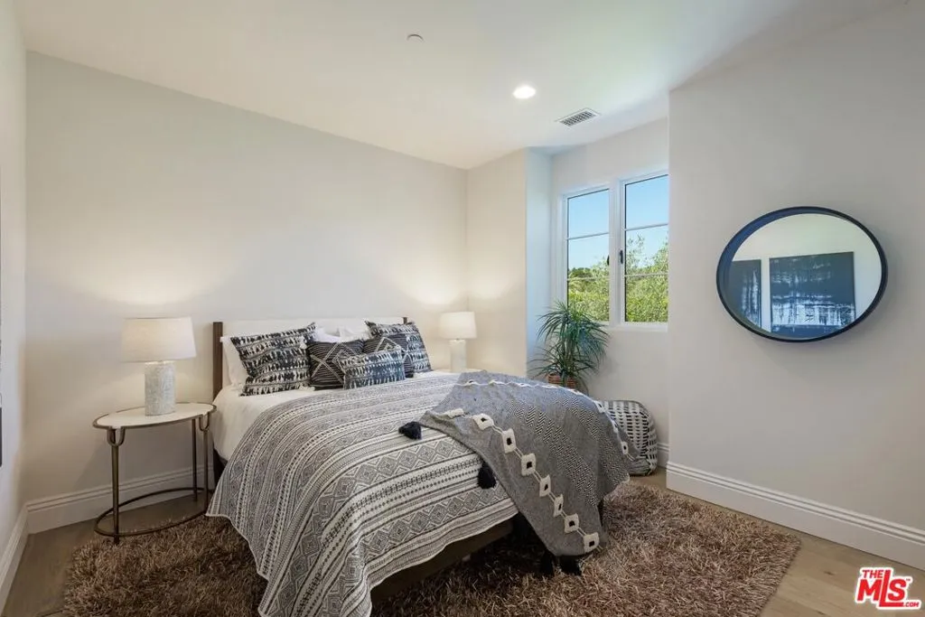 Santa Barbara, California 93108, United States, 4 Bedrooms Bedrooms, ,6 BathroomsBathrooms,Residential,Active,165154