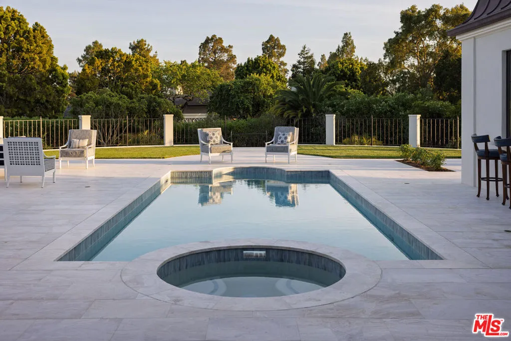 Santa Barbara, California 93108, United States, 4 Bedrooms Bedrooms, ,6 BathroomsBathrooms,Residential,Active,165154