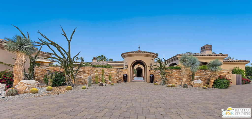 3 Coronado Court