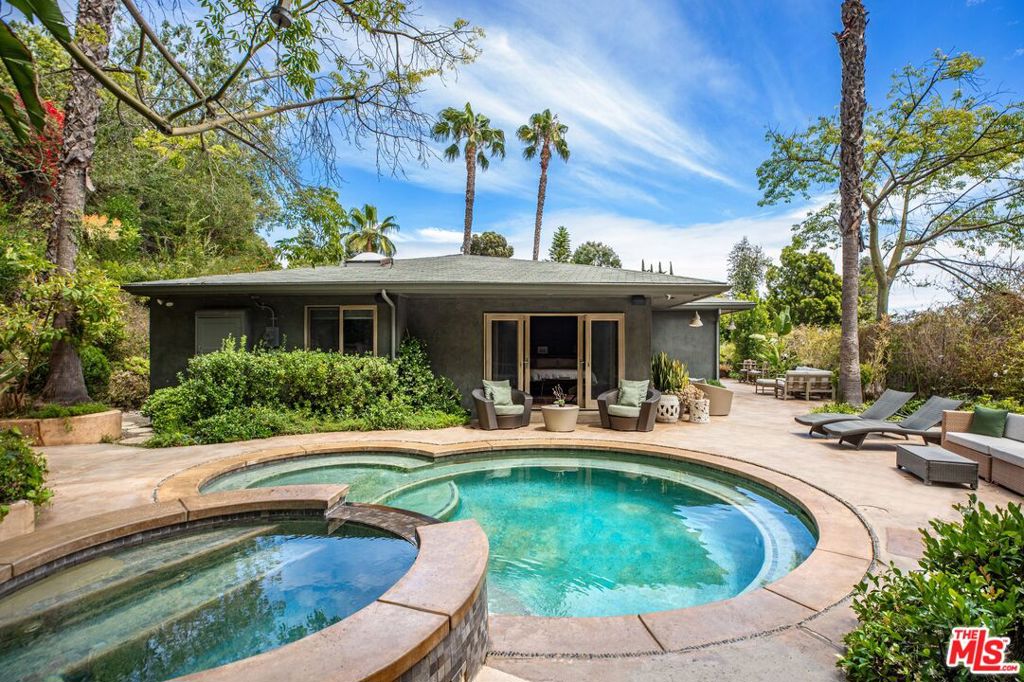 1211 Sierra Alta Way