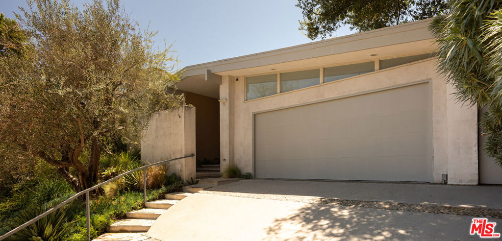 1813 Marcheeta Place