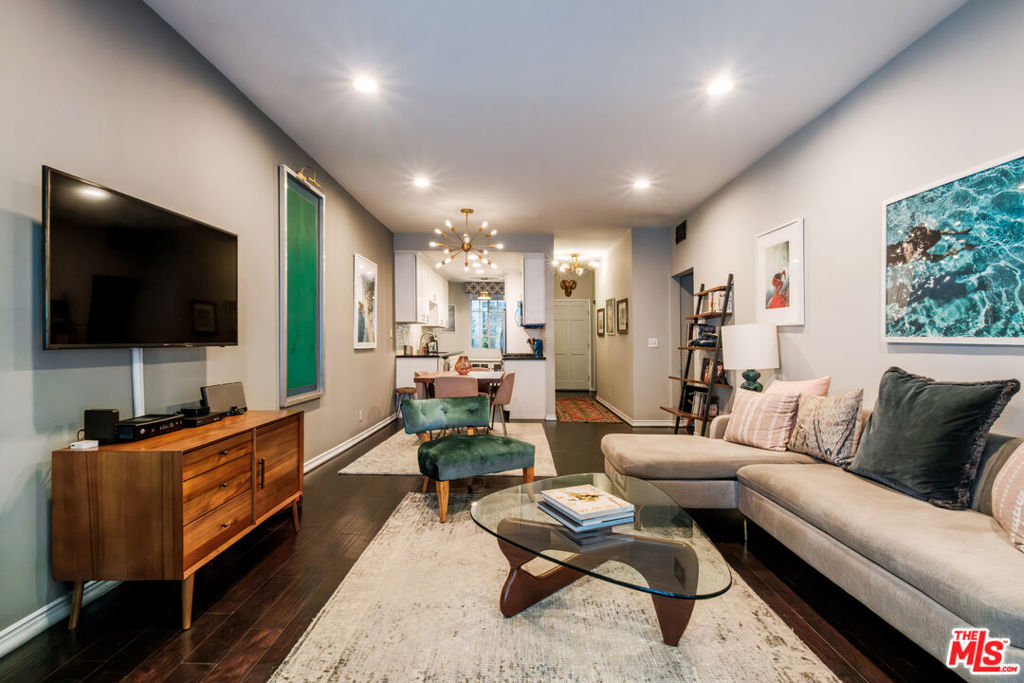 11445 Moorpark Street 8