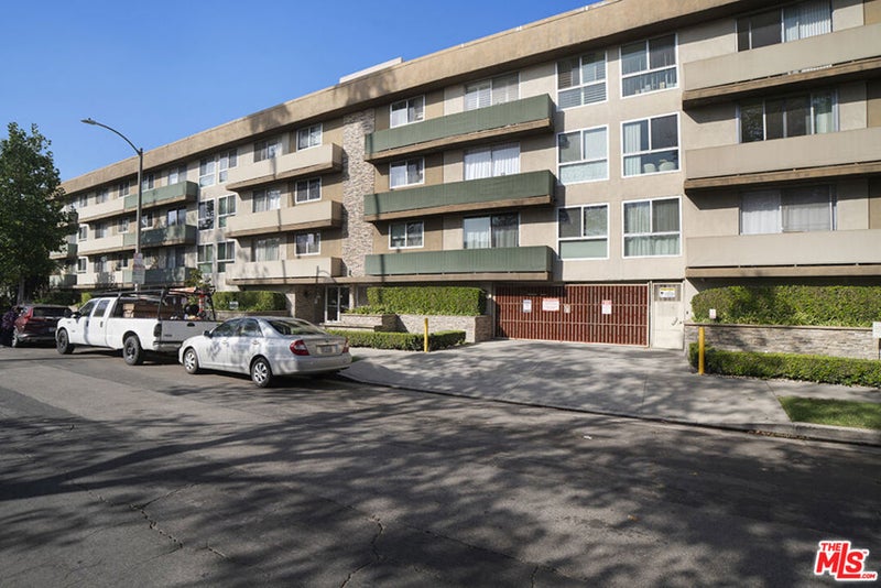 525 N Sycamore Avenue 306