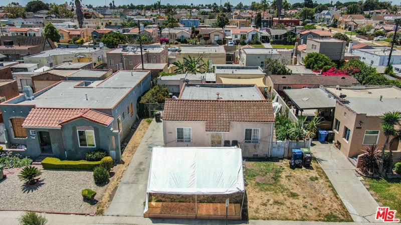 2056 W 67th Street