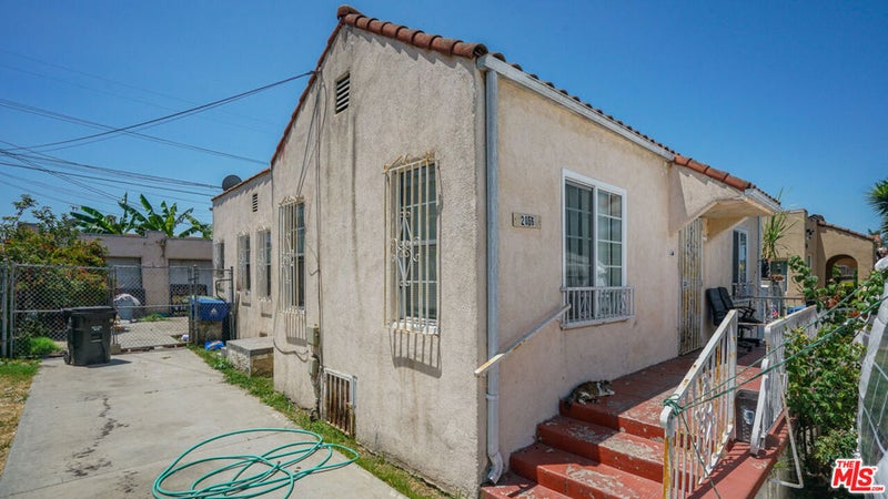 2056 W 67th Street