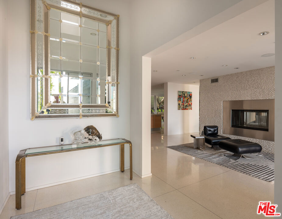 1545 Sunset Plaza Drive