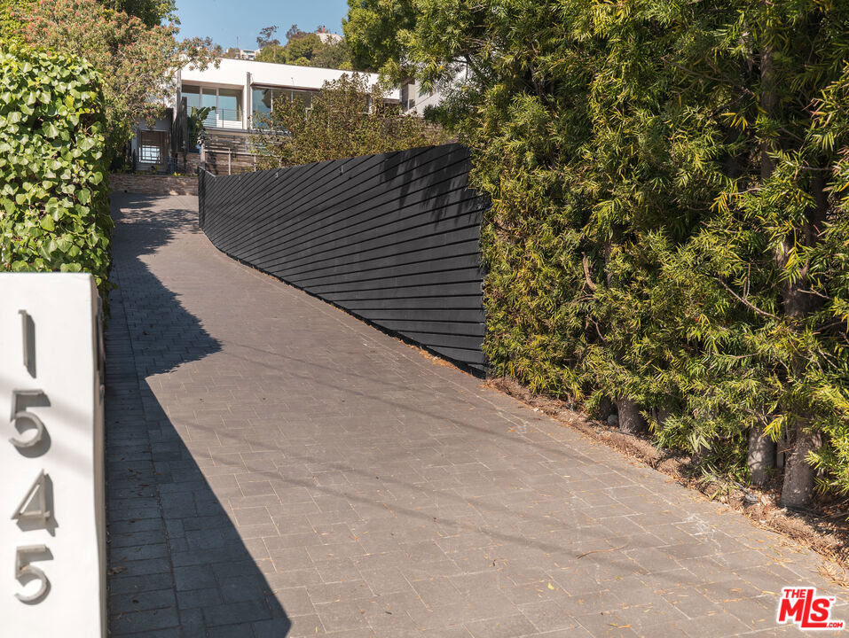 1545 Sunset Plaza Drive